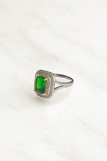 💚 Anello Emerald Glow in Argento 925 con Pietra Verde e Zirconi
