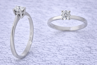 Anello Solitario in Oro Bianco 18kt con Diamante F/G VS ct. 0.16 AB15559C